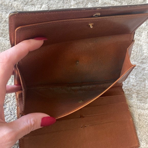 Authentic Louis Vuitton Trifold Wallet with unbranded chain included - Picture 7 of 13